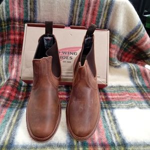 Red Wing Men's Weekender Chelsea boots size 11
